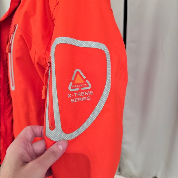 Woman’s WETSKINS X-TREME Series jacket. Wind/water resistant. Small - Picture 4 of 5